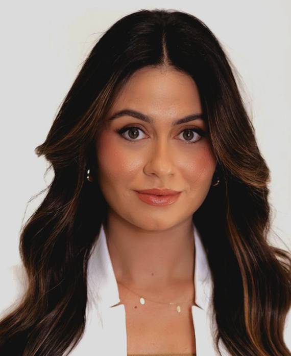 Dra. Júlia Tonietto Porto